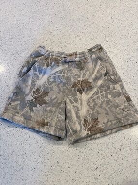 Kids A&F camo Leaf Print Shorts - Gray